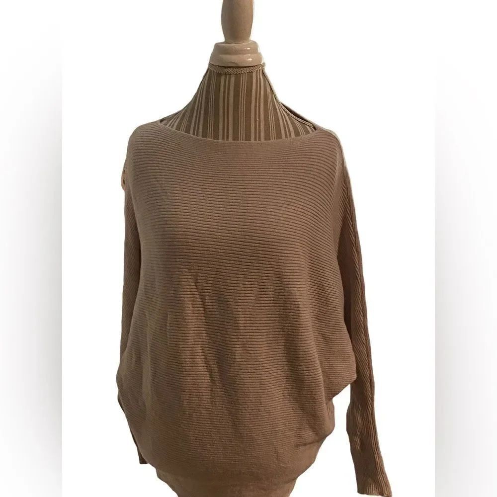 Joan. Ass New York size small sweater excellent co during see pics